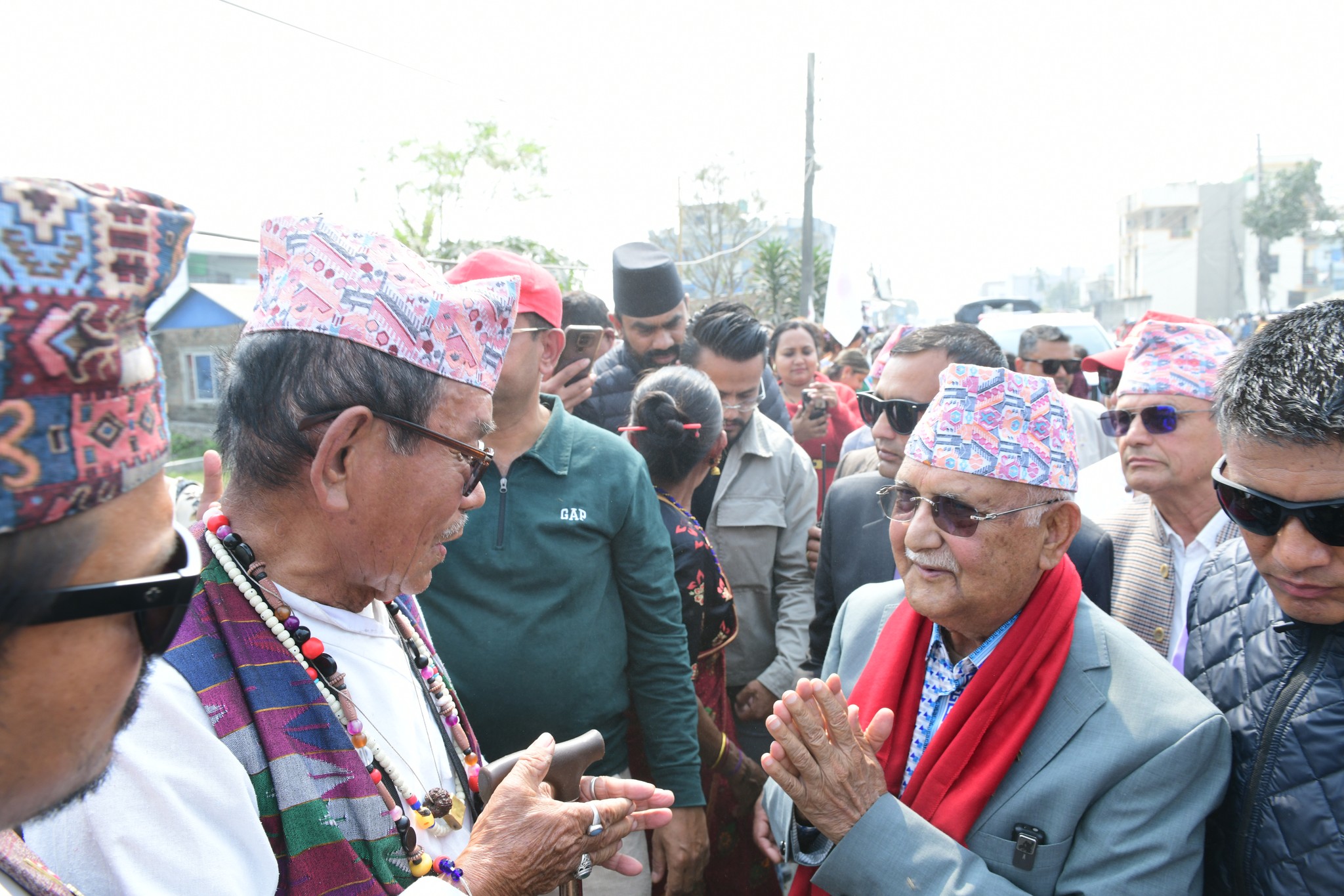यस्ता छन् एमाले अध्यक्ष ओलीका ४२ प्रतिबद्धता