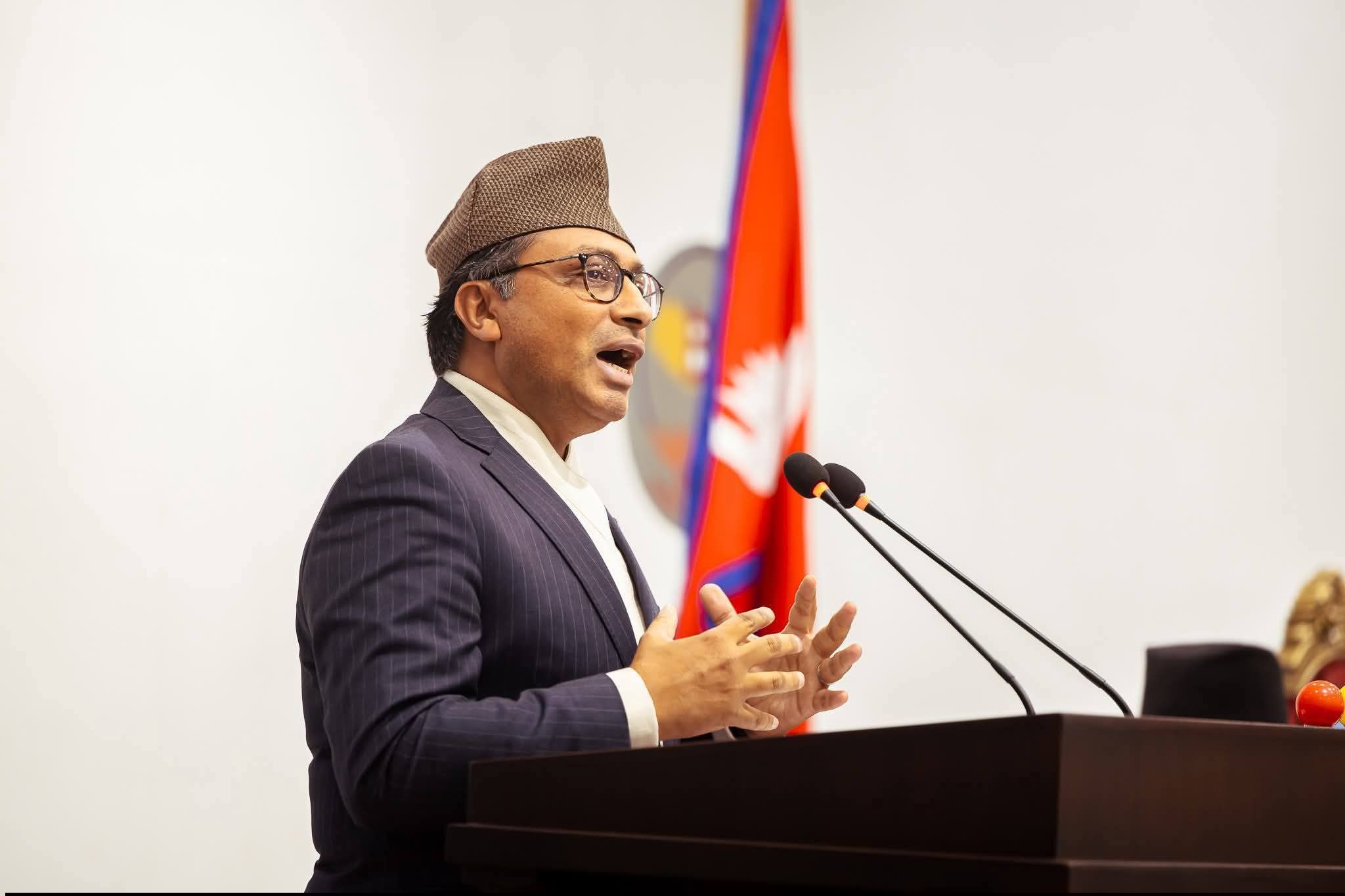 विशिष्ट पदाधिकारी तथा कर्मचारीको इन्धन सुविधामा ब्यापक कटौती