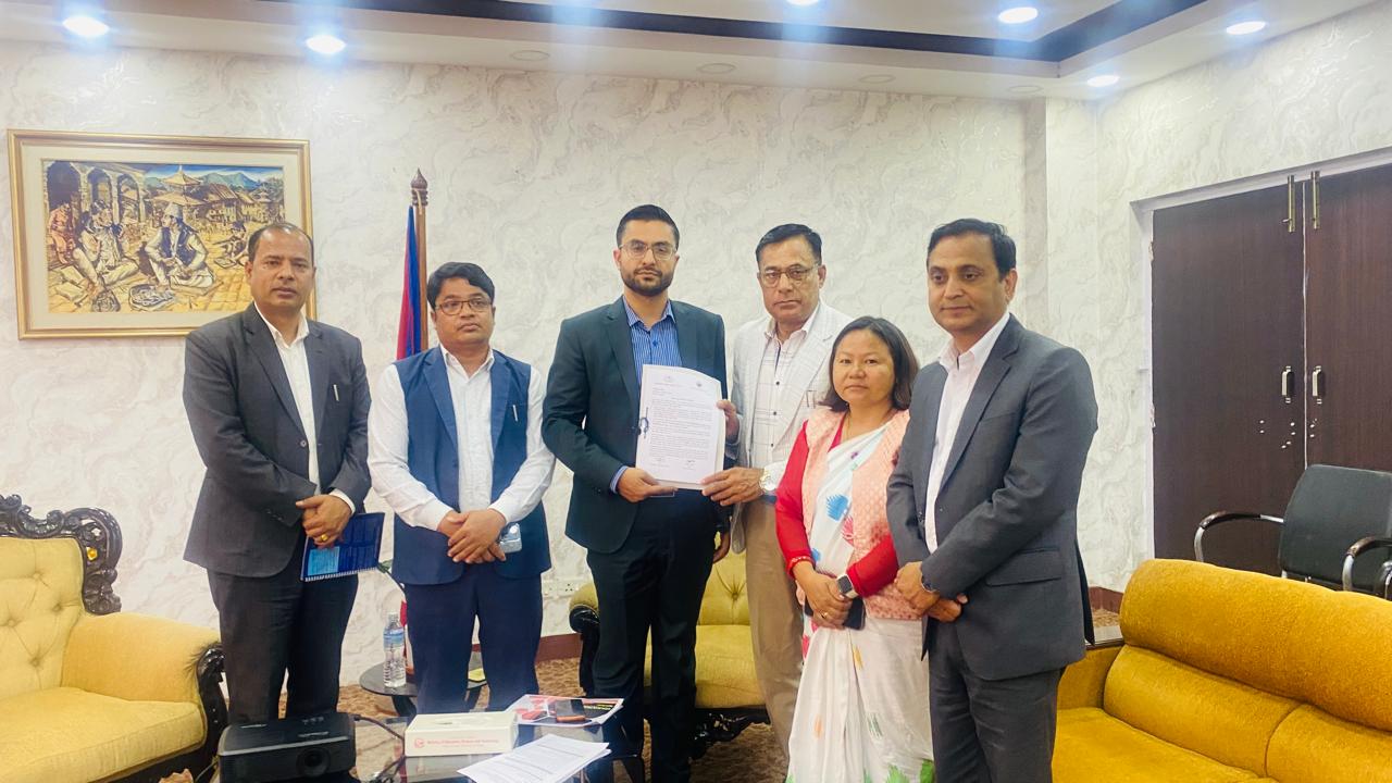 'शैक्षिक सत्र ढिलो सुरु गर्ने र आइतबार समेत बिदा दिने निर्णय विद्यालय सञ्चालनमा समस्या भयाे'