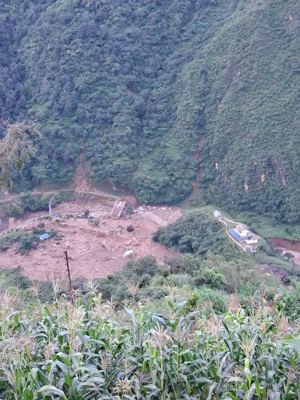 रोल्पामा पहिरोले घर पुरिँदा २ जनाको मृत्यु