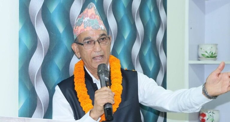 वरिष्ठ साहित्यकार खेमनाथ दाहाललाई ‘महाकाव्य साधना सम्मान’