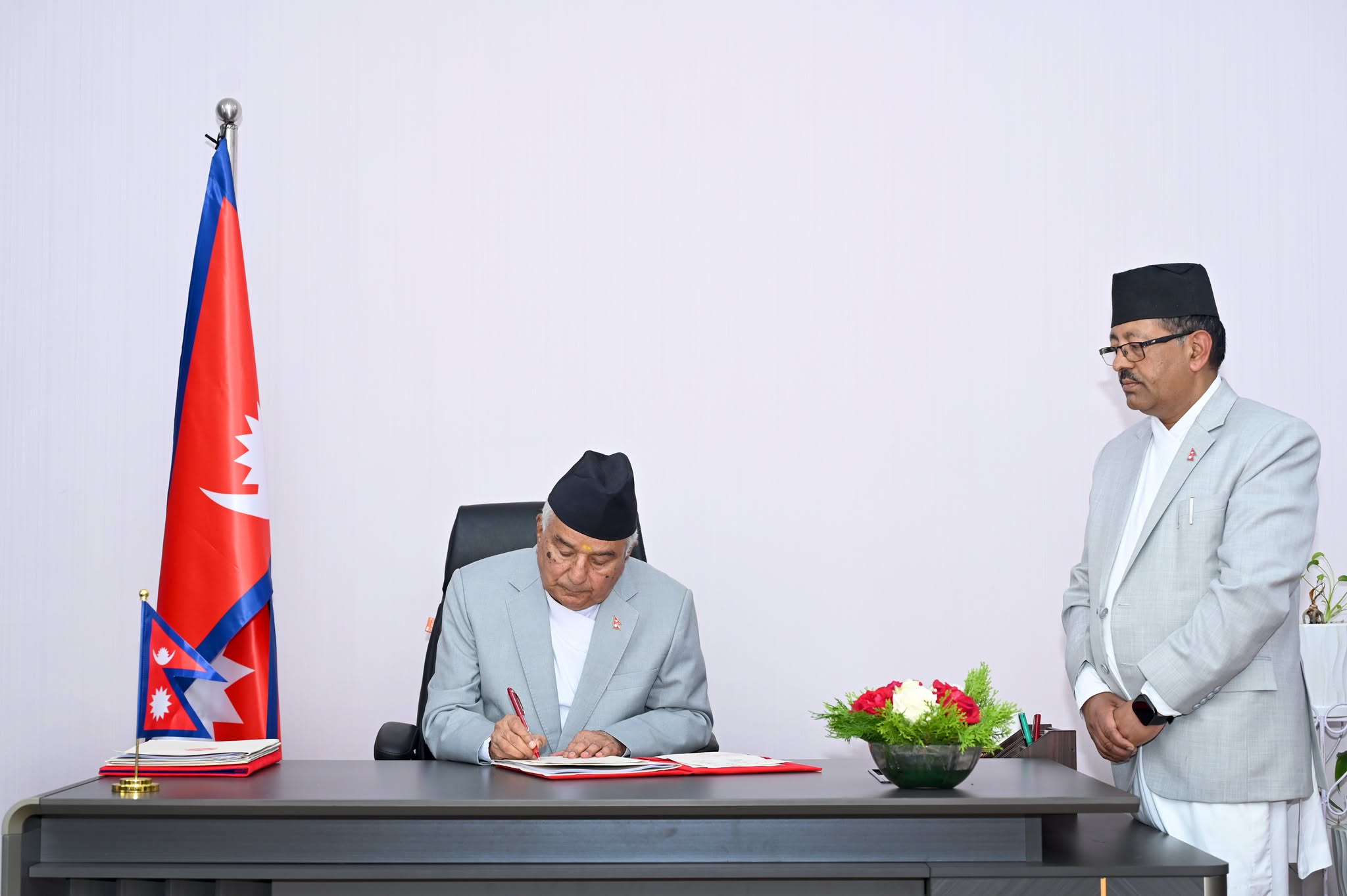 राष्ट्रपतिद्वारा दुवै सदनको बैठक आह्वान