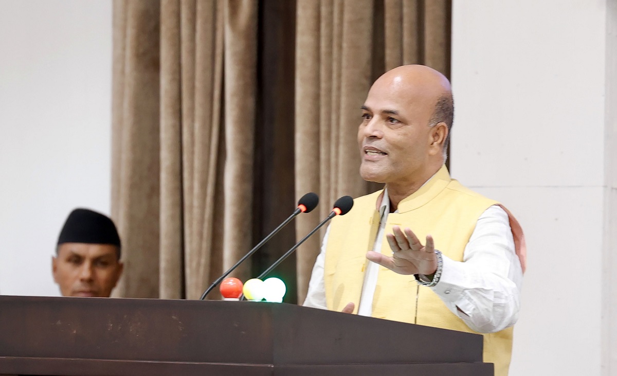 सरकारले ल्याएको बजेटमाथि रास्वपाकै सांसद अमरेशको टिप्पणी : यो आफैँमा फुलेको बेलुन हो, लामो समय टिक्दैन