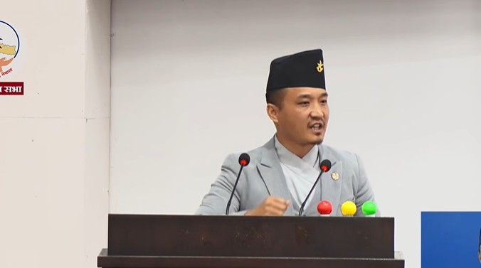 आत्मदाहको कुरा उठाउने विपक्षी सांसदमाथि खनिए गृहमन्त्री