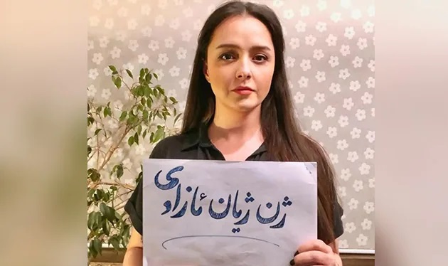 चर्चित इरानी अभिनेत्री तारानेह पक्राउ