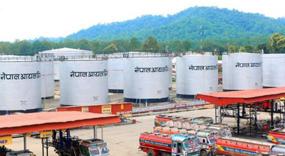 खाना पकाउने ग्याससहित पेट्रोलियम पदार्थको मूल्य घट्यो, यस्ताे छ नयाँ मूल्यसूची